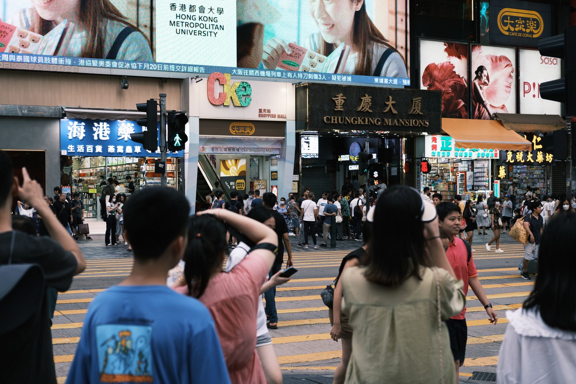 中秋國慶內地客升三成：盛事經濟同演唱會效應如何撐起香港零售酒店市道